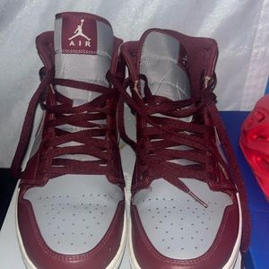 Nike air jordan 1 burgundy